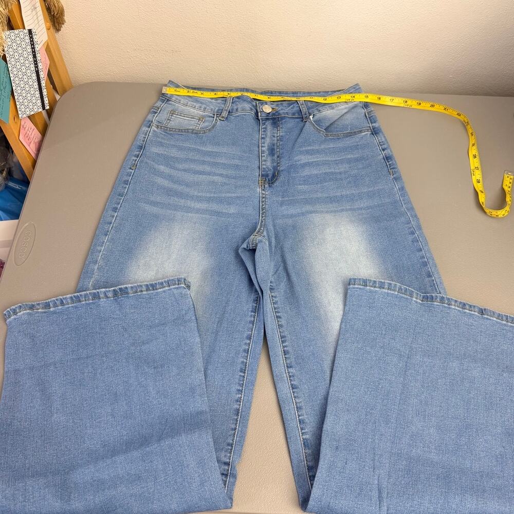 NWOT Light Wash Wide Leg Jeans Womens Size Large Stretch Denim - Picture 2 of 8